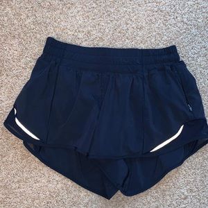 Lululemon Hotty Hot Shorts Size 6 2.5” - Navy